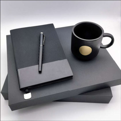 Parure carnet & stylo — Carnet A5, stylo à pointe tactile et mug, personnalisable aux couleurs de votre entreprise