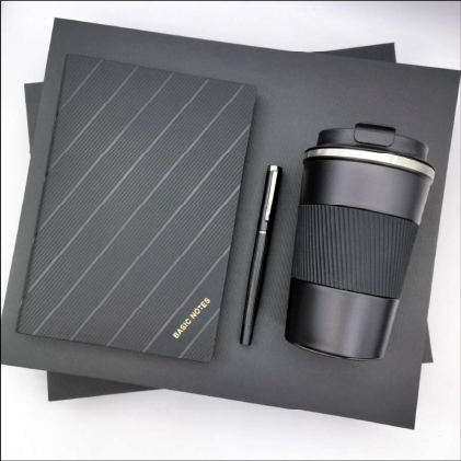 Parure carnet & stylo — Carnet A5, stylo à pointe tactile et tasse à café, personnalisable aux couleurs de votre entreprise
