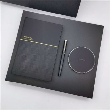 Parure carnet & stylo — Carnet A5, stylo à pointe tactile et chargeur à induction, personnalisable aux couleurs de votre entreprise