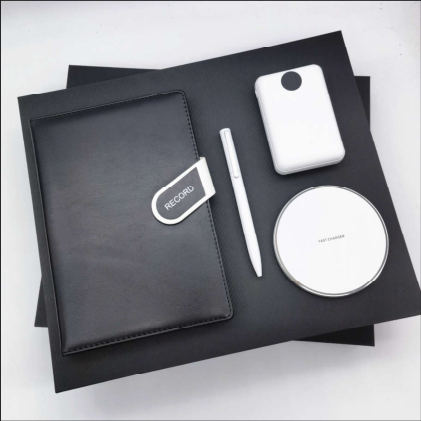 Parure carnet & stylo — Carnet A5, stylo à pointe tactile et batterie externe, personnalisable aux couleurs de votre entreprise