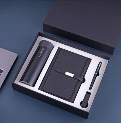 Coffret cadeau d'affaires — Mug isotherme, carnet A5, clé USB et stylo à pointe tactile, personnalisable aux couleurs de votre entreprise