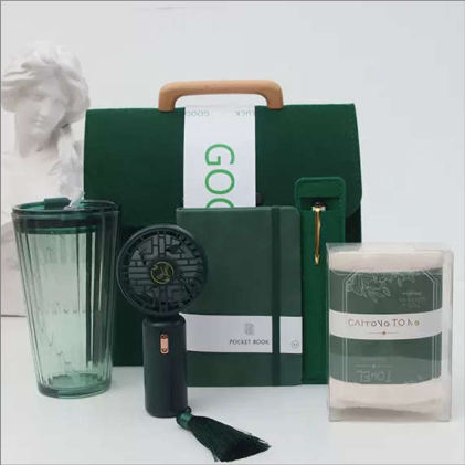 Coffret cadeau — Verre, ventilateur, carnet A6, serviette et stylo à pointe tactile, personnalisable aux couleurs de votre entreprise