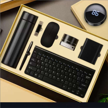 Parure clavier & souris — Clavier, clé USB, enceinte, souris sans fil, batterie externe et stylo à pointe tactile, personnalisable aux couleurs de votre entreprise